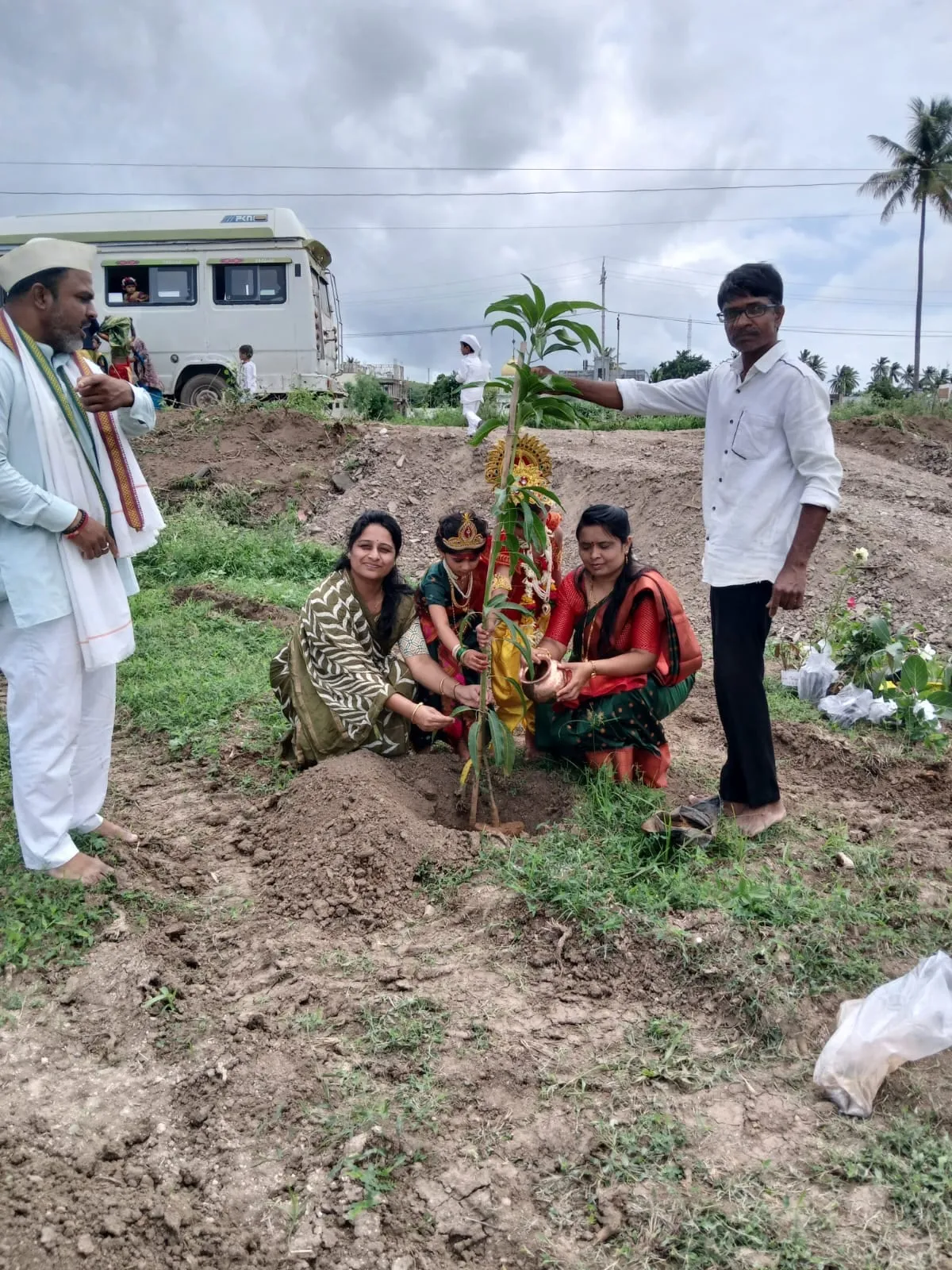 Ashadhi Ekadashi celebration & tree plantation – Photo 8